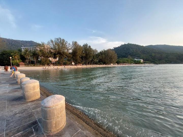 My Cozy Nest - Near Beach バツーフェリンギビーチ エクステリア 写真